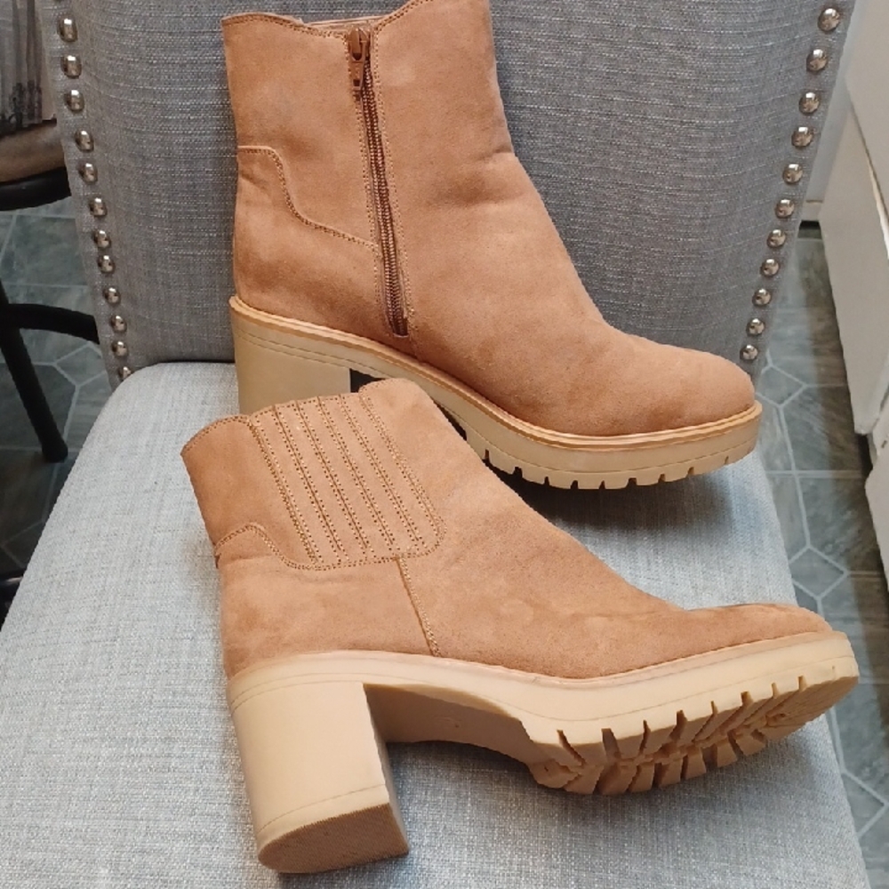 UNIVERSAL THREAD chelsea Women's Tan Ankle Boots Size 11 - Picture 3 of 13